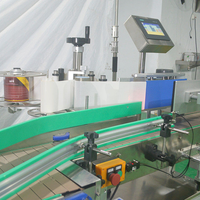 Emballage en plastique Machine de remplissage à pompe à 8 têtes pour 2000 bouteilles/heure d'huile de tournesol