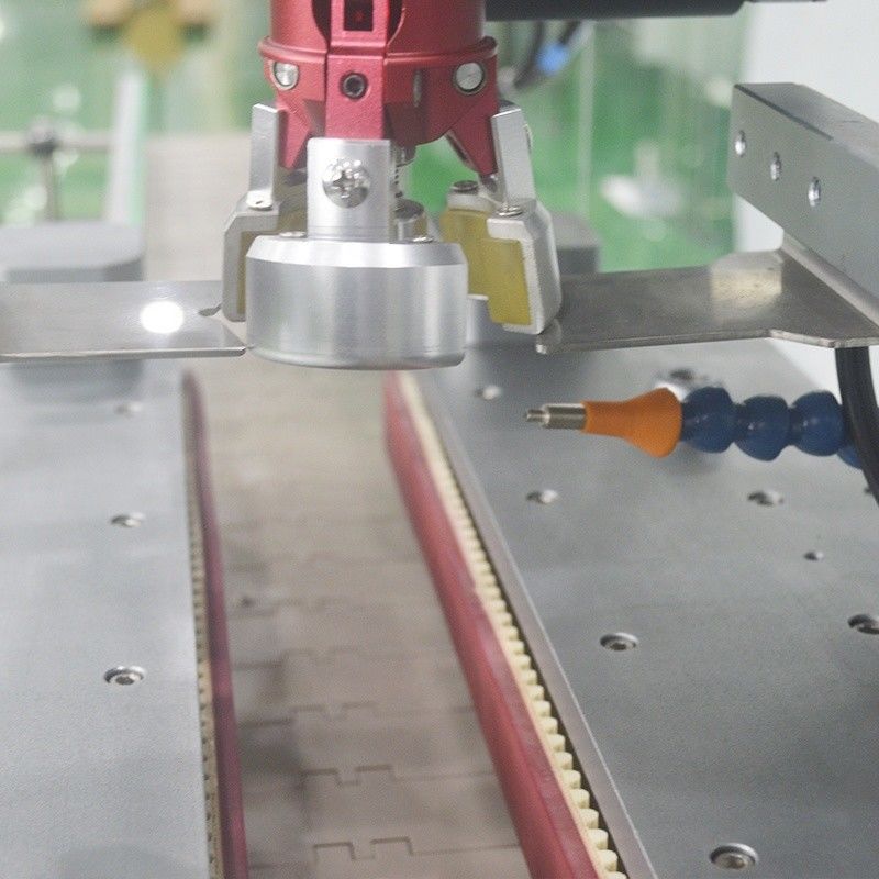 Machine à bouchons à tête unique pour bouteille ronde de sauce de soja dans les ateliers de réparation de machines