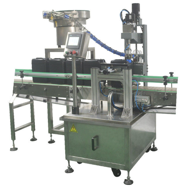 Machine de scellement de bouteilles en plastique de 10 litres pour 750 seaux par heure 5 buses de remplissage et d'étiquetage