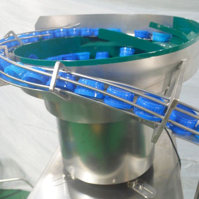 Machine de scellement de bouteilles en plastique de 10 litres pour 750 seaux par heure 5 buses de remplissage et d'étiquetage