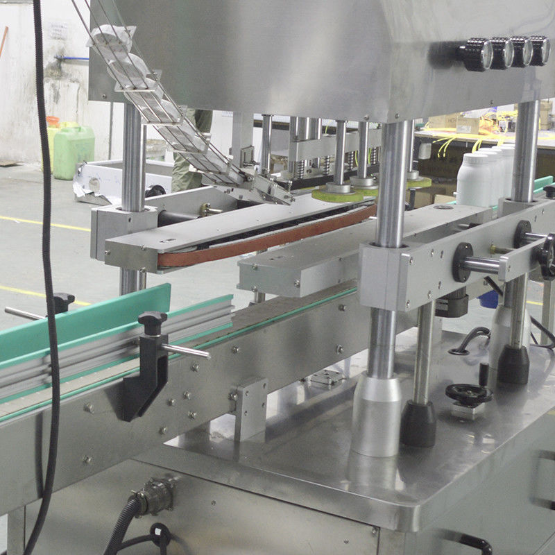 Machine de couvercle entièrement automatique pour emballer les bouchons de bouteilles et sceller la maison certifiée CE