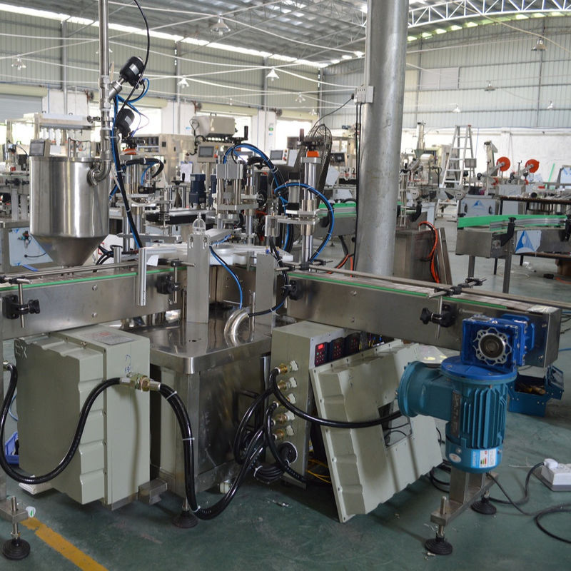 Ligne de production de machines de remplissage de parfums de déodorant automatique pour bouteilles de 20 ml