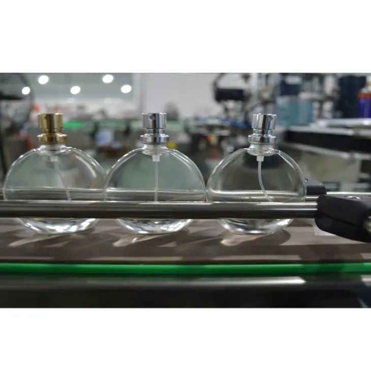 Machine de remplissage automatique de bouteilles de parfums cosmétiques pour boissons alimentaires