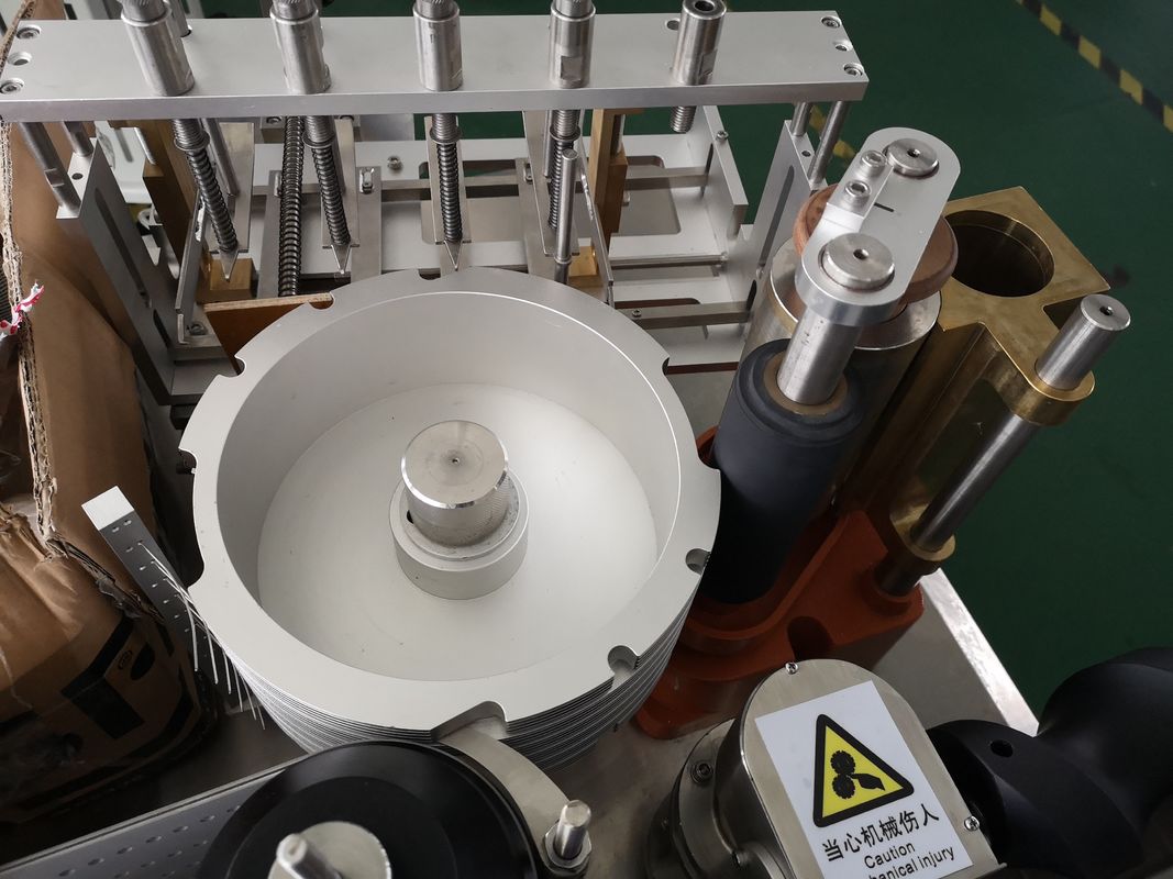 Machine d'étiquetage de colle à fusion chaude pour les bouteilles dans l'emballage et la production de restaurants