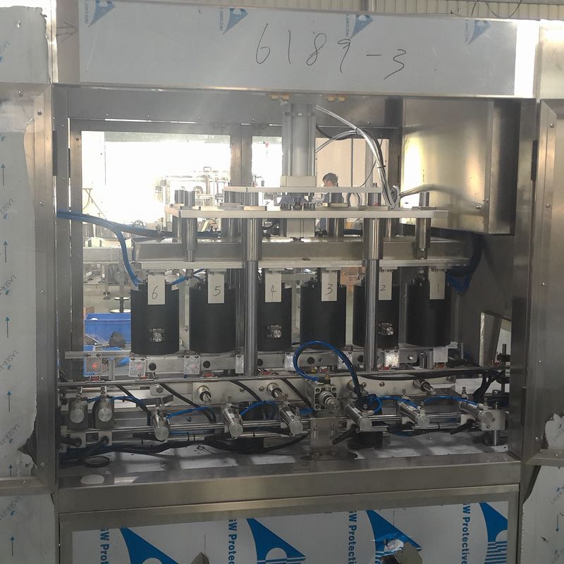 2400-3000 bouteilles par heure Machine automatique de fermeture à vide de type linéaire