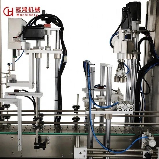 Machine automatique de fermeture à vis de type prise pour bouchon de bouteille en plastique