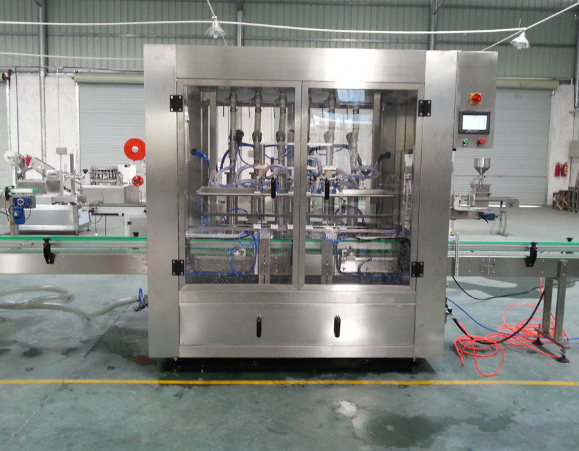 Appareil de remplissage automatique à servopiston à alimentation directe pour bouteilles/bacs en plastique