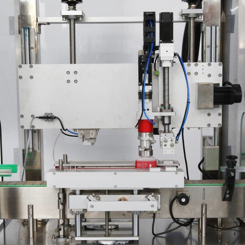 Machine automatique de capotage à débranchement pour le service après-vente