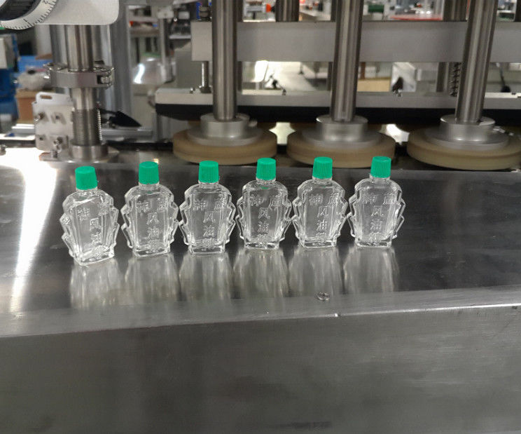 Machine de couvercle de bouteille en verre de petite capacité pour les huiles essentielles et les huiles médicamenteuses
