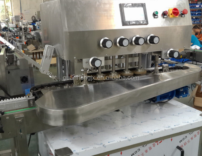 Machine automatique de fermeture automatique de bouteilles en plastique à grande vitesse pour la production